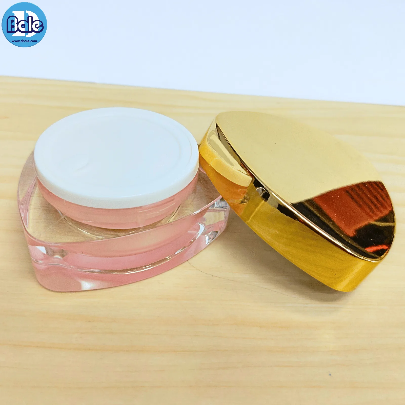 k0057 15g. กระปุกสามเหลี่ยม 15g.