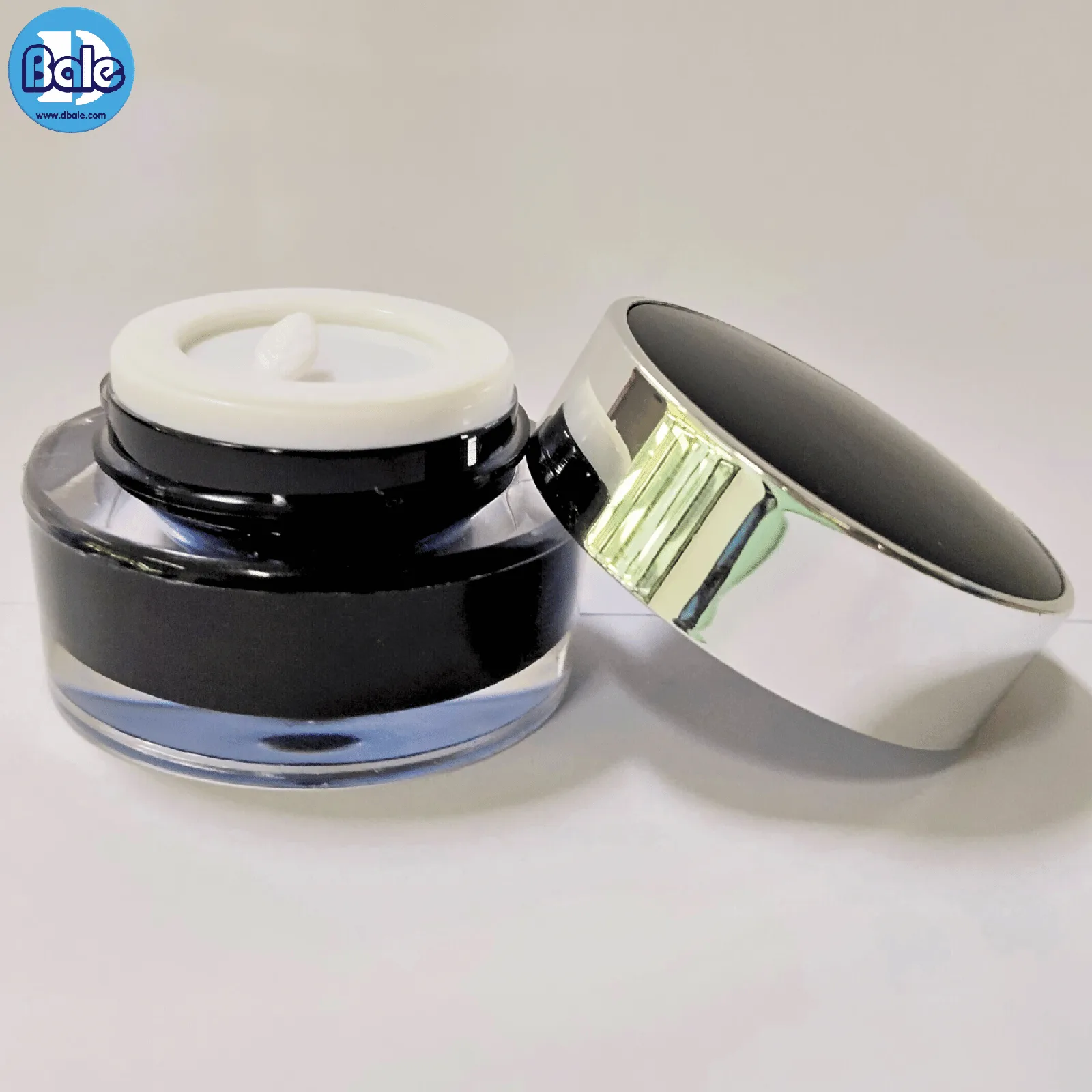 k0128 5g. กระปุกอะคริลิกทรงกลมสีดำฝาขอบเงินเงา 5g.