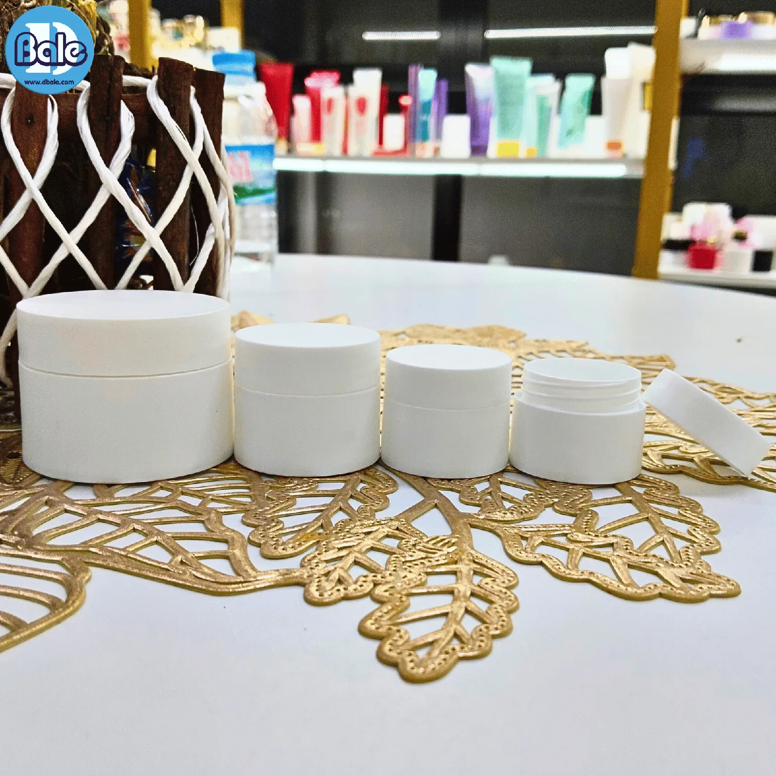 k0372 กระปุกพลาสติกทรงกลม สีขาวด้าน 5g., 10g., 15g., 30g, 50g.