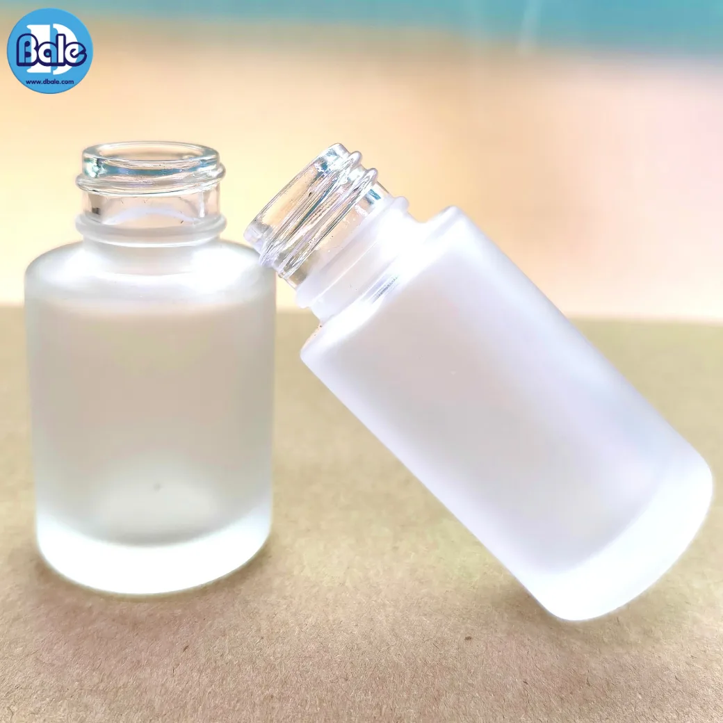 c005 15ml. ขวดแก้ว สีขุ่นใส 15ml.