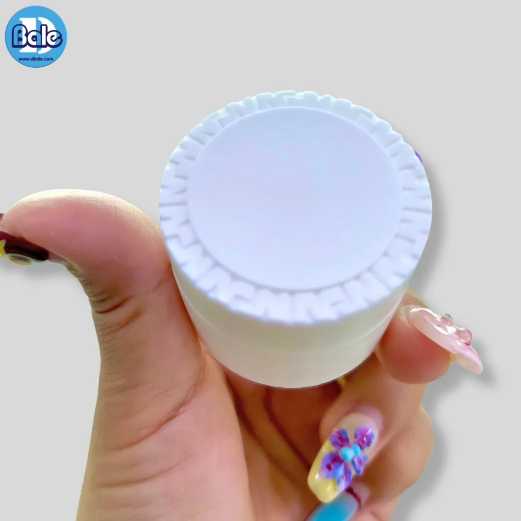 k0372 5g. กระปุกพลาสติกทรงกลมฝาลาย สีขาวด้าน 5g.